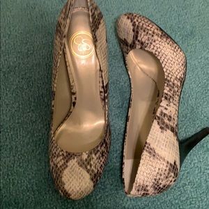 Jessica Simpson faux snake skin heels